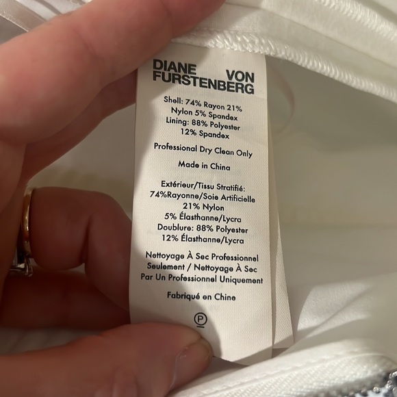 Diane von Furstenberg DVF white Carrie sheath dress. Size 4. NWT. Never worn. - Picture 4 of 4